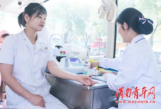 渭南市第一医院组织职工积极献血 用爱心为生命“加油”(图11)