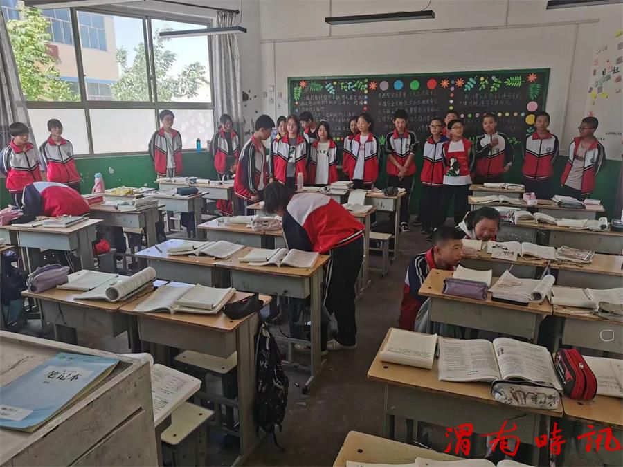 打造阅读一方净土 培育学生健康心灵—合阳县路井镇中学开展“课外读物进校园”排查活动(图3) 打造阅读一方净土 培育学生健康心灵—合阳县路井镇中学开展“课外读物进校园”排查活动(图3)