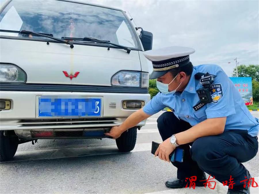 【百日行动】花椒飘香季 韩城公安交警深入农村忙宣传(图4)