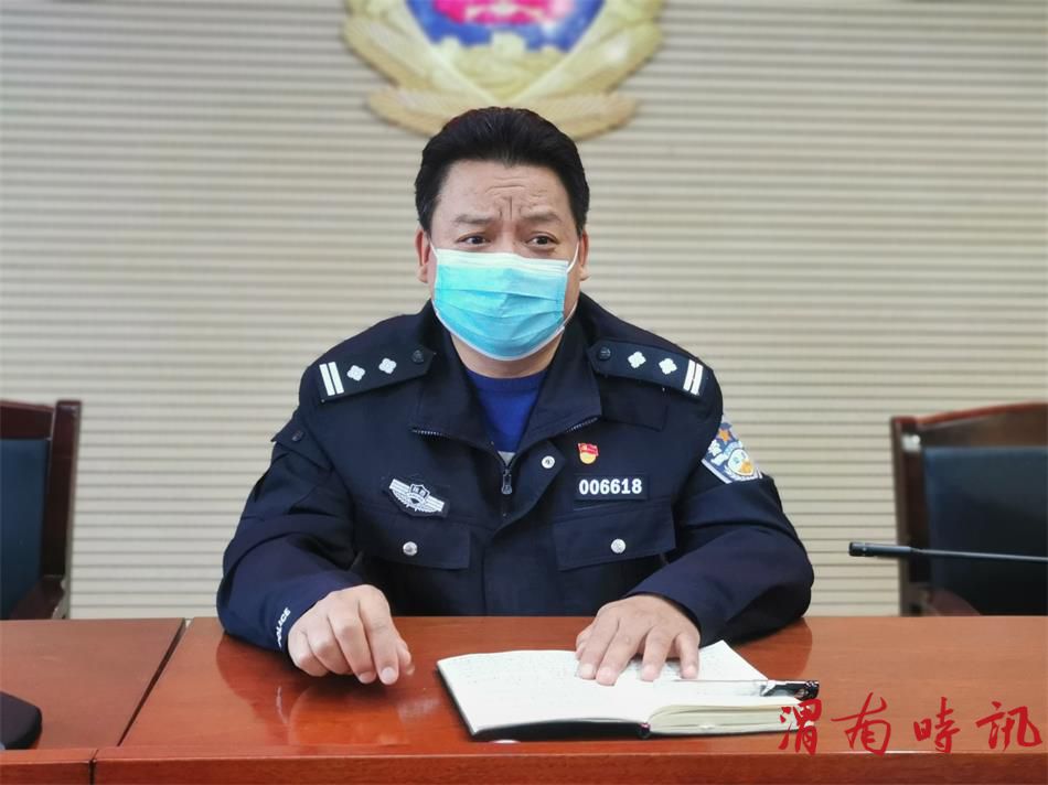 韩城市公安局交警大队召开重点运输企业约谈会(图2) 韩城市公安局交警大队召开重点运输企业约谈会(图2)
