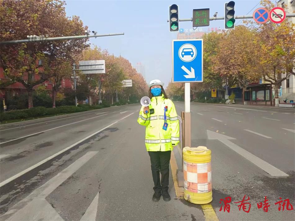 韩城公安交警巧用“小喇叭”    防疫、交安宣传两不误
