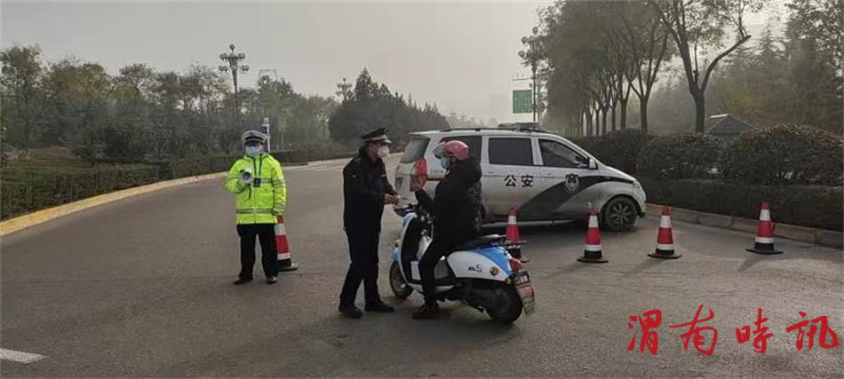 韩城公安交警巧用“小喇叭”    防疫、交安宣传两不误(图5)
