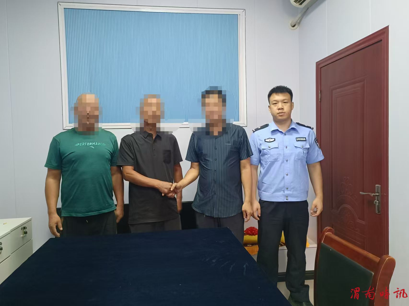 顾客商家起纠纷 民警耐心化矛盾