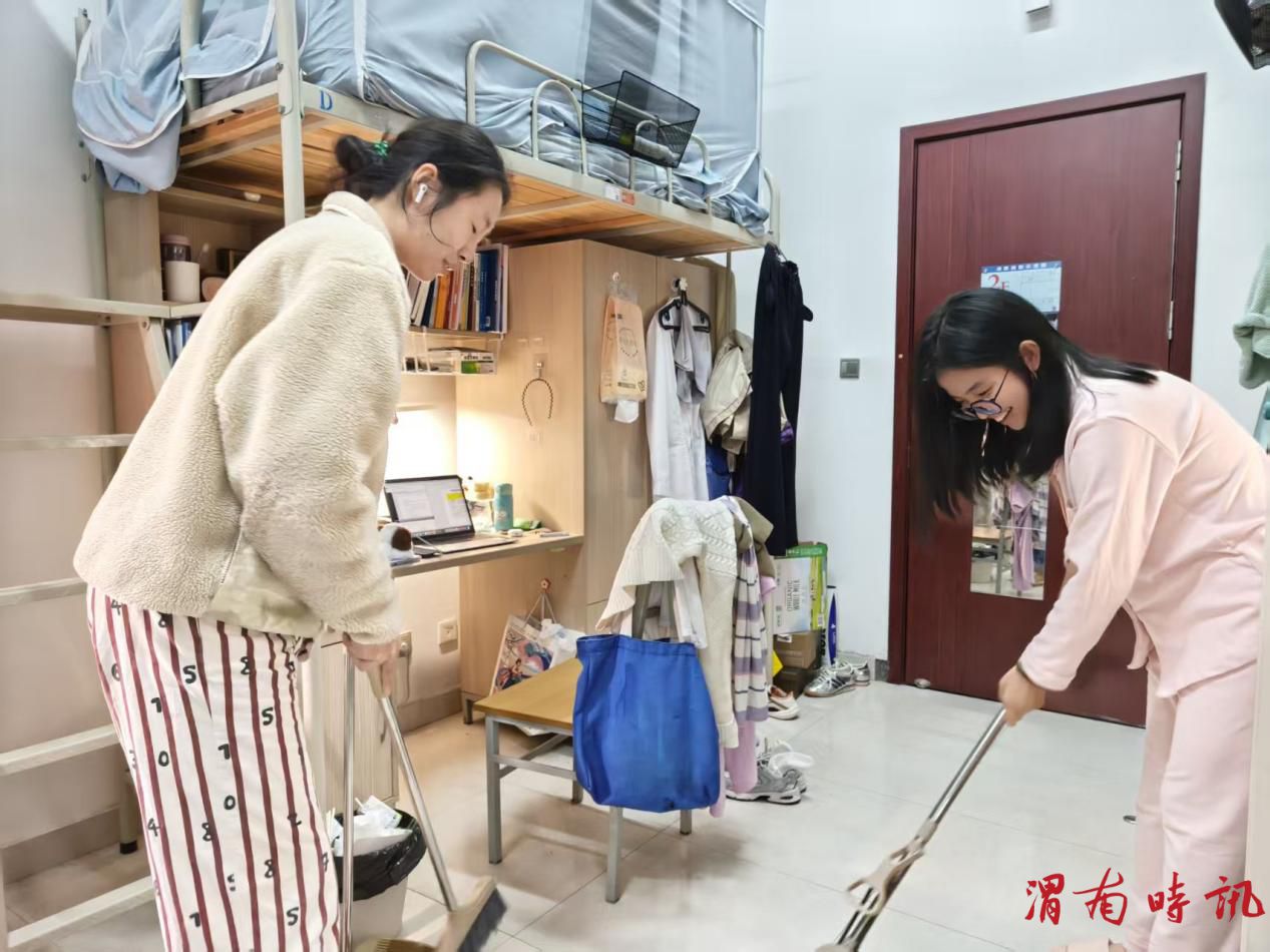 “扫”出一屋清朗，“筑”就青春之家(图5)